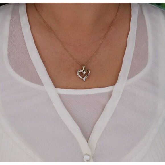 10k Yellow Gold Diamond Heart Necklace 18" Chain - Picture 3 of 7